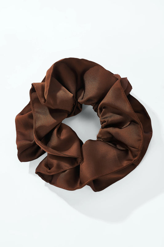 Chocolate Dream Scrunchie – Dunkelbraunes Satin-Haargummi