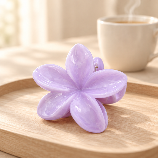 Lilac Blossom Marble – pastellviolette Blumen-Haarklammer mit Marmoroptik