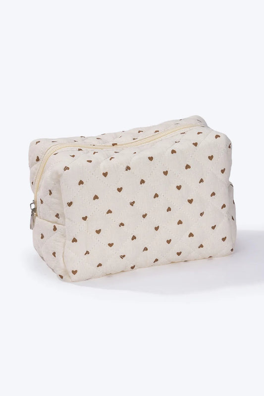 Latte Love Bag – Creme-Beige Kosmetiktasche mit braunem Herzmuster